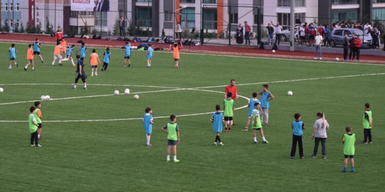 Karabük’te futbol yeteneği olan öğrenciler “Özkaynak” projesiyle keşfediliyor