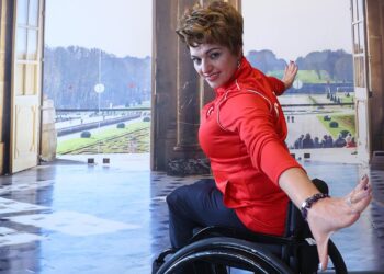 Milli sporcu Yeliz Güllü kanser hastaları için dans etti