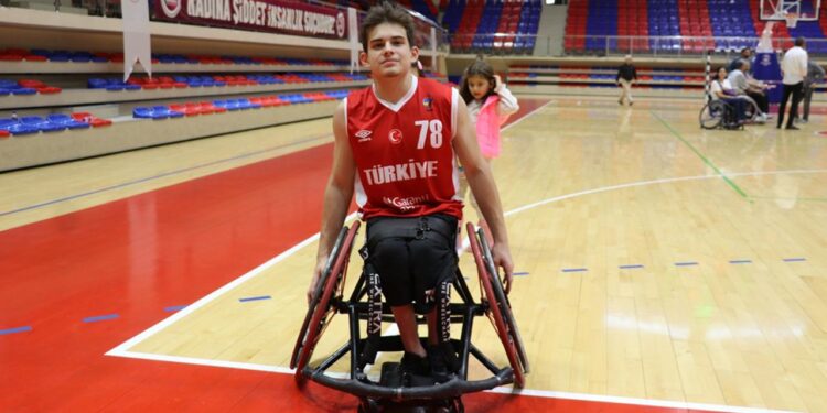 Bedensel engelli basketbolcu Bilal Mert’in hedefi dünya şampiyonluğu