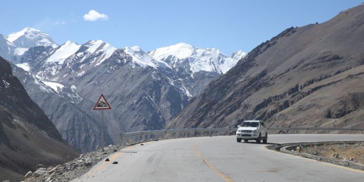 Dünyanın en yüksek geçiş noktası: Pakistan ile Çin’i birbirine bağlayan “Khunjerab”