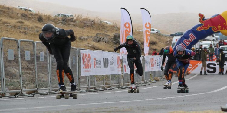 Dünya İniş Kaykay ve Hız Kayağı Şampiyonası Hasan Dağı’nda başladı