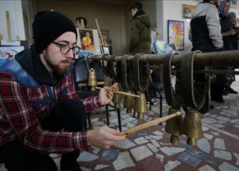 Çobandan köy kahvehanesinde “çan” konseri