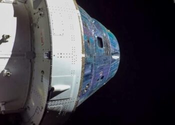 Nasa’nın Orion uzay aracı eve dönüyor