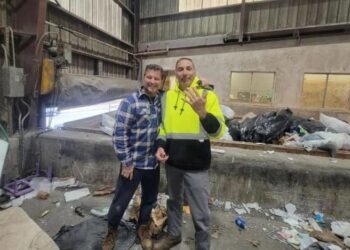 20 ton çöpün arasından elmas yüzüklerini buldu