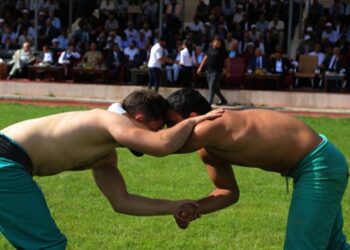 Sivas’ta güreş ve bal festivali başladı