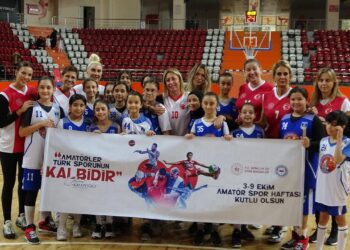 Veteranlardan minik basketbolculara destek