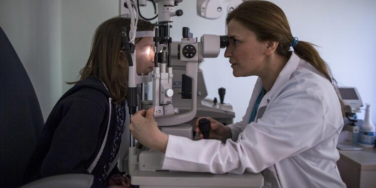 Binlerce bebek ve çocuğun görme kusurları erken teşhis edildi