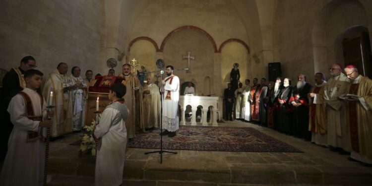 Kadim kilise ibadete açıldı