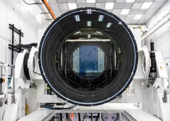 Dünyanın en büyük dijital teleskobu tanıtıldı