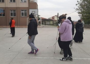 Liseli öğrencilerden empati