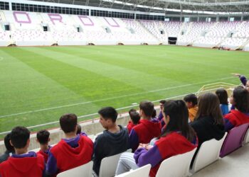 20 bin seyirci kapasiteli stat lise öğrencilerine okul oldu