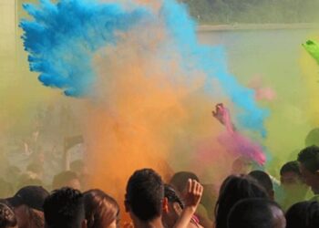 Sırbistan’da renk festivali düzenlendi