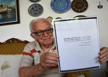 Başarılı öğrencileri 48 yıldır ödüllendiriyor