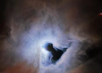 Hubble Uzay Teleskobu, uzayın karanlığındaki dev kozmik “anahtar deliğini” ortaya çıkardı