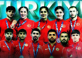 Milli güreşçilerden tarihi başarı