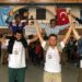 TİKA’nın gönüllü öğrencileri Somalili yetimleri sevindirdi