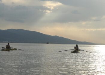 Emanet tekneyle milli olan genç sporcu başarıya kürek çekiyor