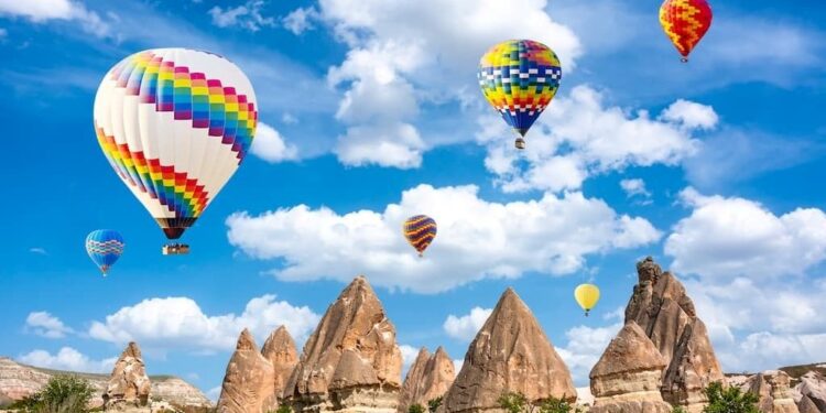 Kapadokya’da balon uçuş rekoru kırıldı