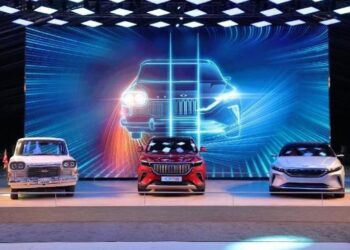 Togg Gemlik Kampüsü’nde ilk yerli otomobil ‘Devrim’ sergilendi