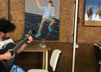 Müzikten aldıkları ilhamı tuvale aktarıyorlar