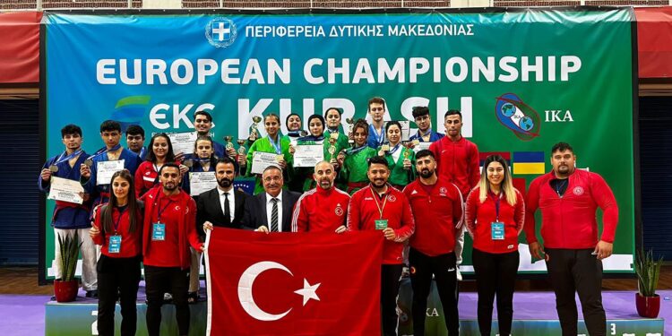 Milli kuraşçılardan 21 madalya