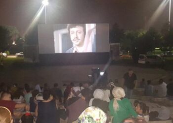Yeşilçam fimleri açık hava sinemasında seyirciyle buluşuyor