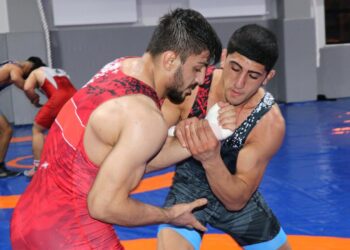 Yenilgilere hırslandı, madalyaları topladı