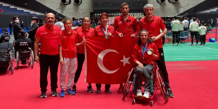 Milli sporcular Tokyo’da 3 gümüş madalya elde etti
