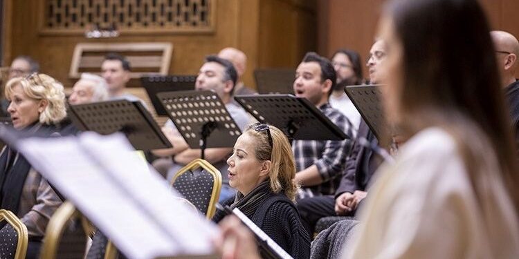 Devlet Çoksesli Korosu sesini dünyaya duyuruyor