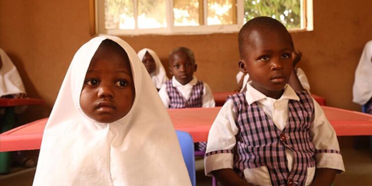 Dünya Bankası’ndan Nijerya’daki kız çocukları için 7 milyon dolar destek