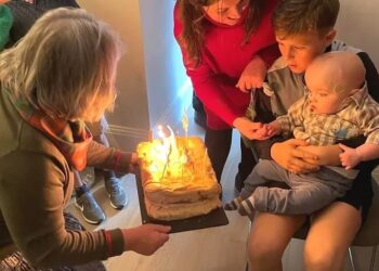 İskoçya’da “bir günlük” ömür biçilen çocuk doğum gününü kutladı: Mucizevi bebek Henry’nin hikayesi…