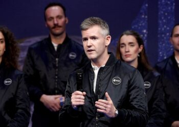 Dünyanın ilk engelli astronotu seçildi