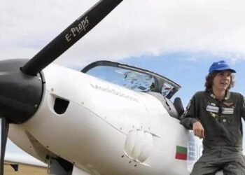 Dünyada bir ilki başardı: Yolculukta tek başınaydı! Henüz 17 yaşında