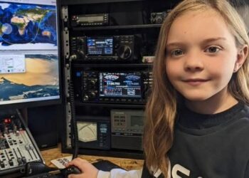 8 yaşında amatör telsiz kullanarak uzaydaki astronotla sohbet etti
