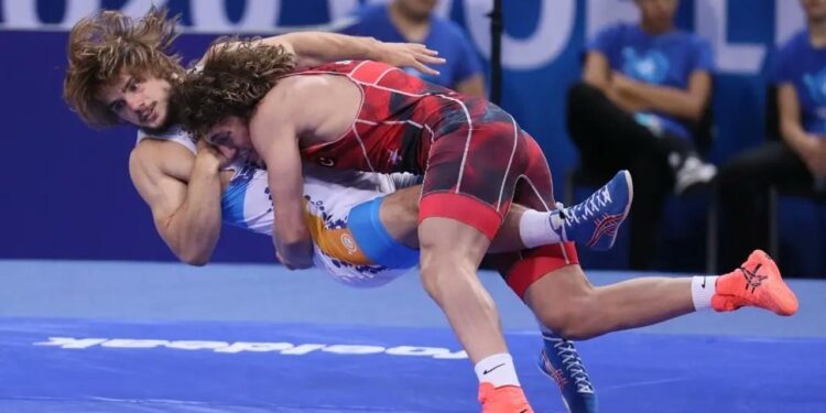 Milli sporcu Yüksel Sarıçiçek gümüş madalya kazandı