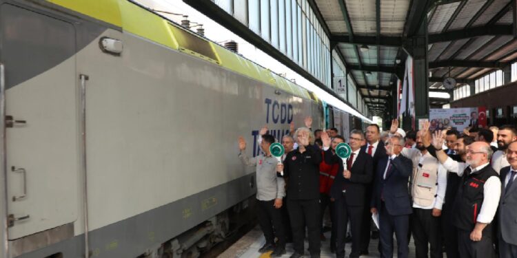 Türkiye’nin İyilik Trenleri: Afganistan’a uğurlandı