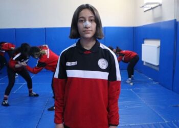 Hakkarili Nurgül Abi, 7 ay önce başladığı güreşte dünya üçüncüsü oldu