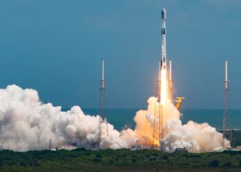 Türkiye’nin ilk ticari uydusu Plan-S fırlatıldı