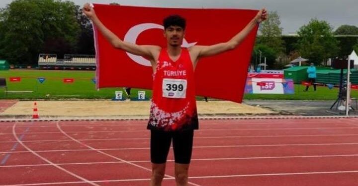 Atilla Göktuğ Taşdelen dünya ikincisi oldu