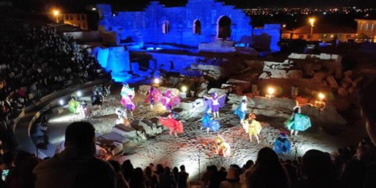Prusias Ad Hypium Antik Kenti’ndeki tiyatro, 2 bin yıl sonra seyircilerle buluştu