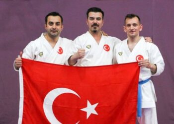 İşitme engelli karatecilerden altın madalya