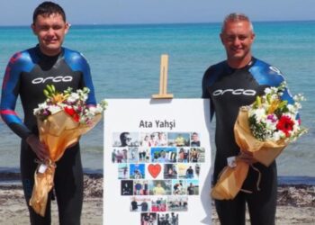 Tuna Tunca, Sakız Adası’ndan Çeşme’ye yüzerek geçen ilk otizmli sporcu oldu