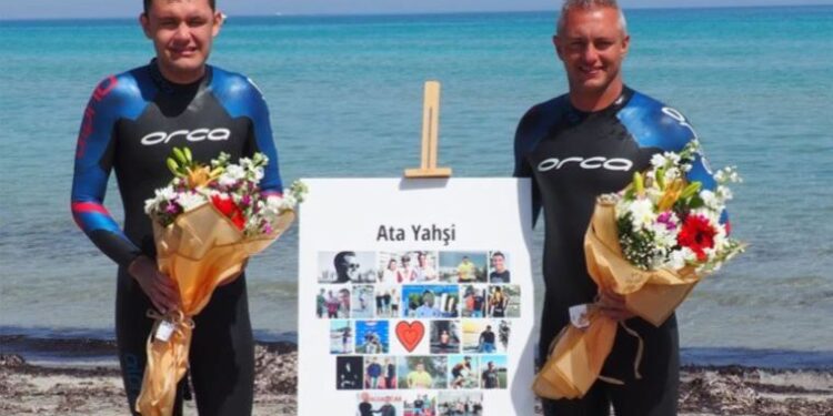 Tuna Tunca, Sakız Adası’ndan Çeşme’ye yüzerek geçen ilk otizmli sporcu oldu