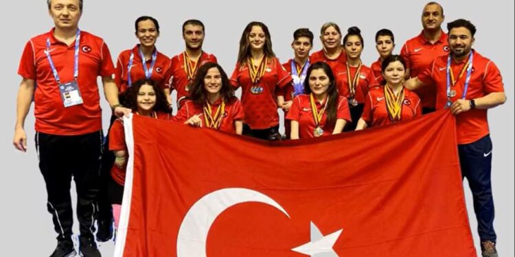 Milli sporculardan 27 madalya