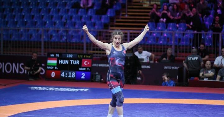 Yasemin Adar altın madalya kazandı