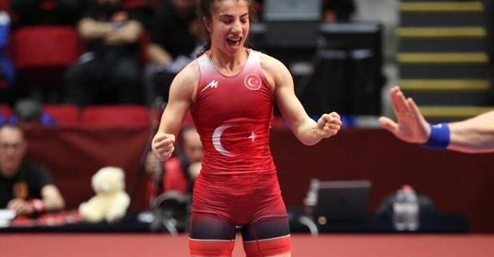 Evin Demirhan Yavuz altın madalya kazandı