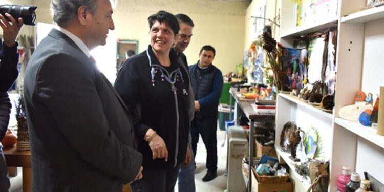 Bornova’da atıklar sanat eserine dönüşüyor