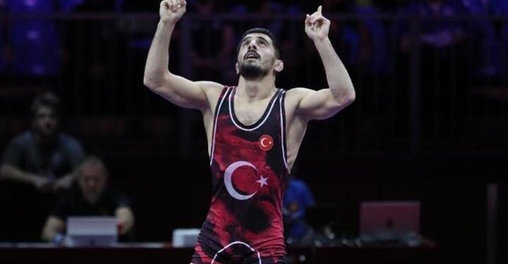 Münir Recep Aktaş’tan bronz madalya