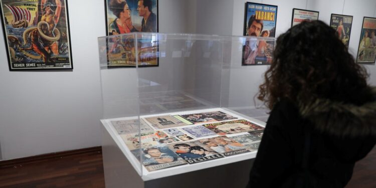 Beyazperdenin 127 yıllık tarihi sergileniyor