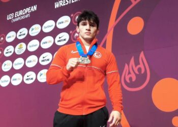 Milli güreşçilerden 3 madalya